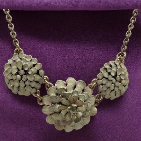 Lucky Brand Delicate Enamel Flowers Pale Green Adjustable Aged Brass Necklace - Picture 5 of 12